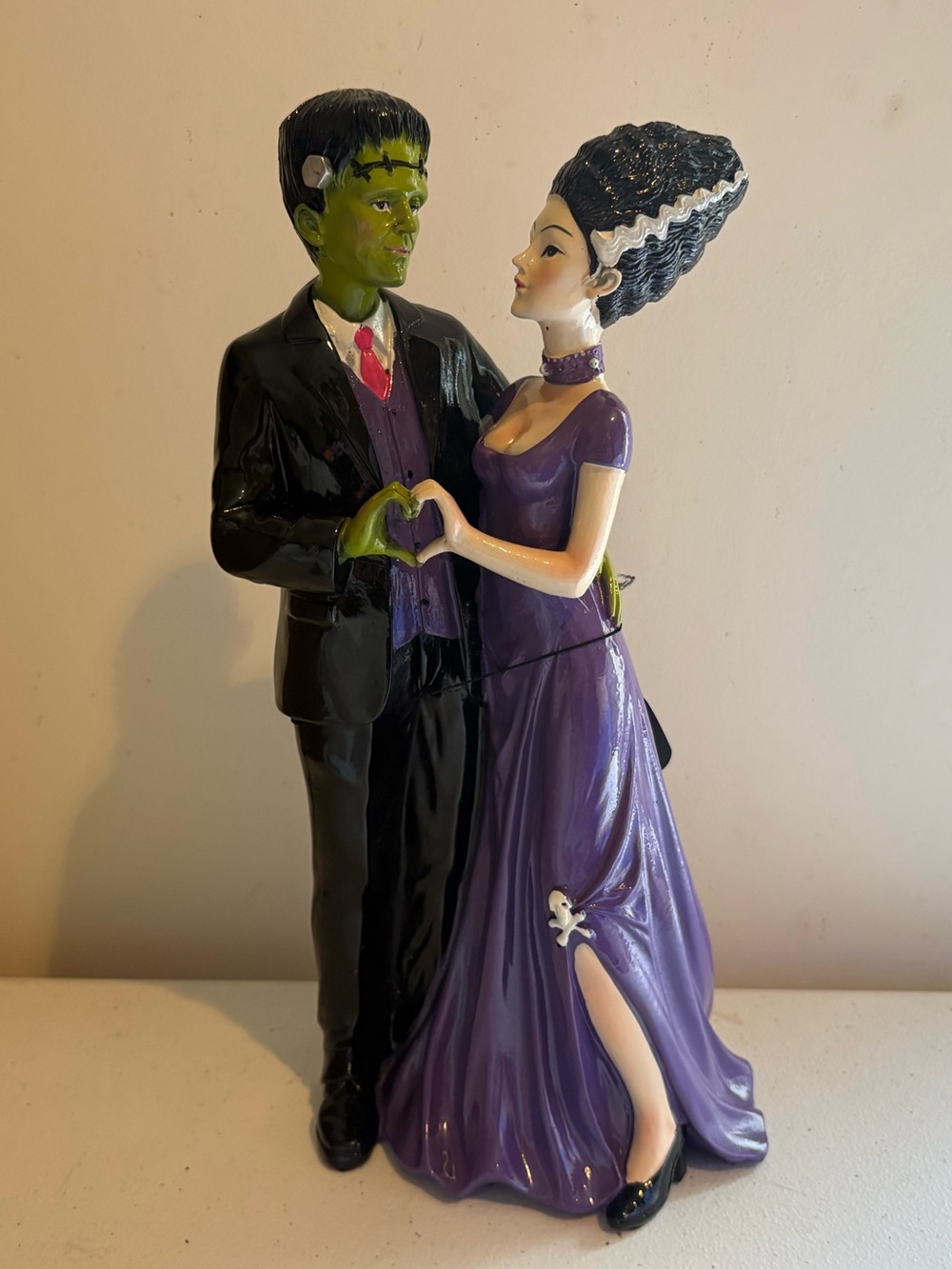 Skull & Bones Frankenstein & Bride Heart Halloween Decoration